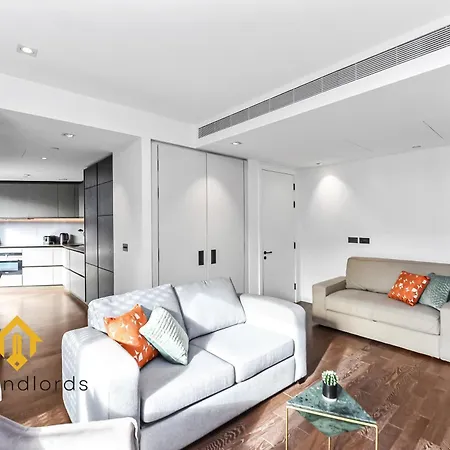 Modern 1 Bedroom Flat In The Heart Of Battersea Лондон Экстерьер фото