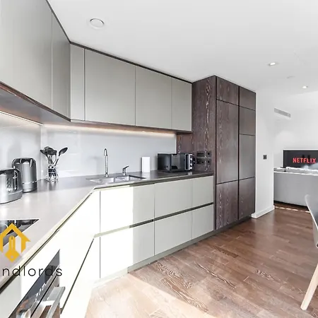 Modern 1 Bedroom Flat In The Heart Of Battersea Лондон Экстерьер фото
